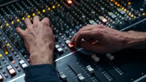 Producer vs producteur de musique : les différences