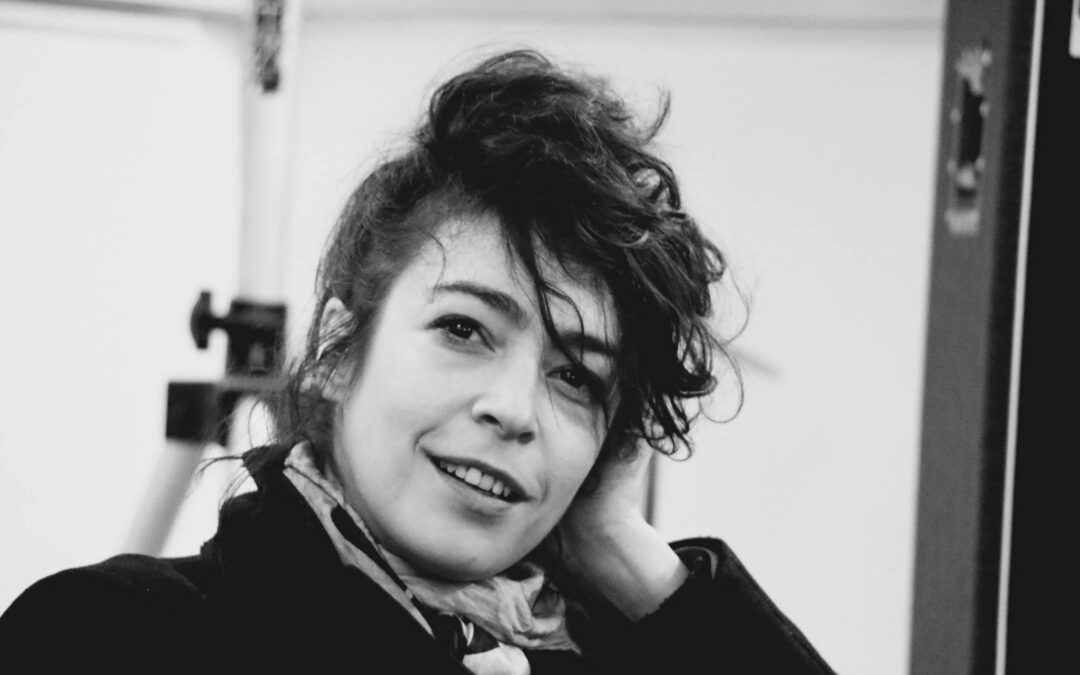L’Atelier de Cédric avec Adrienne Pauly – Comédienne et Chanteuse : écriture, scène et liberté artistique