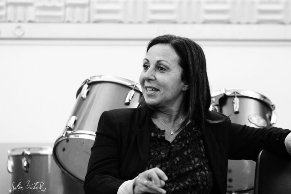 L&rsquo;Atelier de Cédric avec Nicole Schluss – Management d’artistes, production musicale et vision globale avec Derrière les Planches