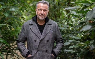 L&rsquo;Atelier de Cédric avec Stéphane Basset : journaliste, auteur-compositeur et storyteller — son regard sur la musique, les médias et la création