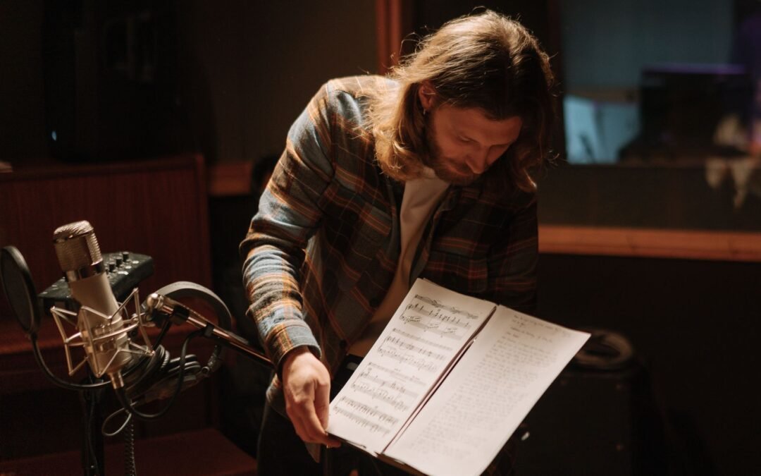 Compositeur de musique : droits d&rsquo;auteur, revenus décalés et organisations professionnelles — ce que peu d&rsquo;artistes comprennent
