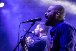 Jean-Baptiste Guégan : comment développer une carrière originale quand on a « la voix de Johnny »