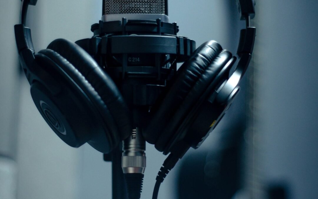 Chanter en anglais quand on est artiste français : liberté créative, playlists internationales et quotas radio