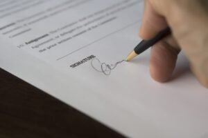 Avocat en musique (entertainment lawyer) : rôle, missions, formation et salaire