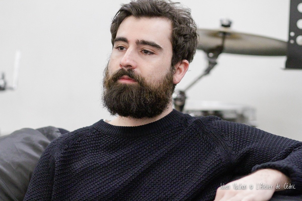 Hugo Barriol, Auteur-compositeur-interprète
