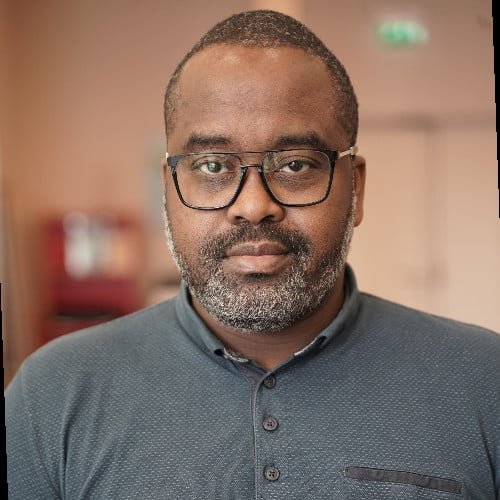 Arnaud Houndjo, responsable de l’incubateur et des programmes de La Place